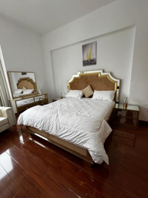 Experience Best of Dubai with our luxurious Room Unit
